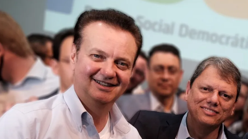 Kassab sai em defesa de Tarcísio após críticas de Eduardo