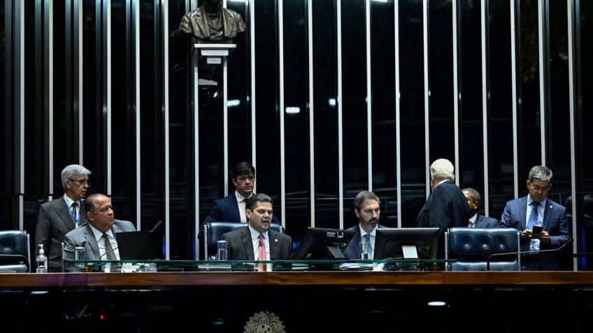Senado aprova projeto que aumenta salário de todos os militares