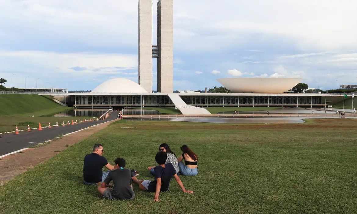 Senado cria comissão para tratar de tarifas com Congresso dos EUA