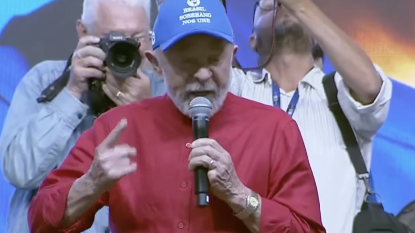 Pensei que a carta de Trump fosse fake news, diz Lula