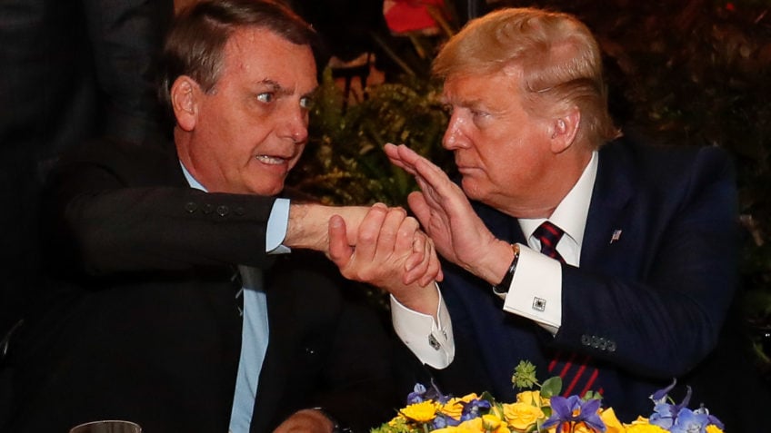 Julgamento de Bolsonaro deve terminar "imediatamente", diz Trump