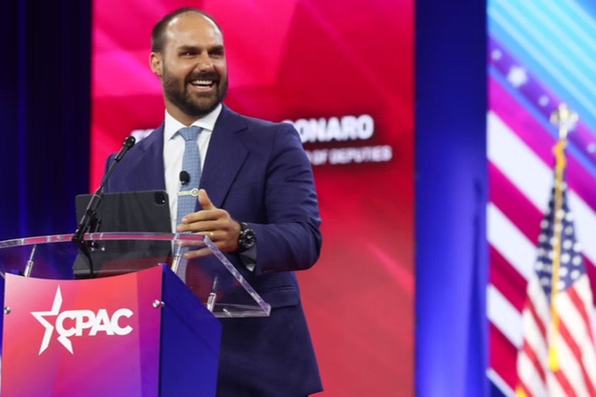 Eduardo se manifesta sobre carta de Trump a Bolsonaro: “Obrigado”