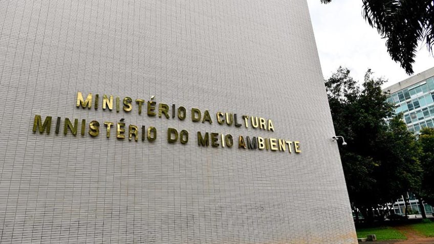 Governo analisa "encaminhamentos cabíveis" sobre licenciamento