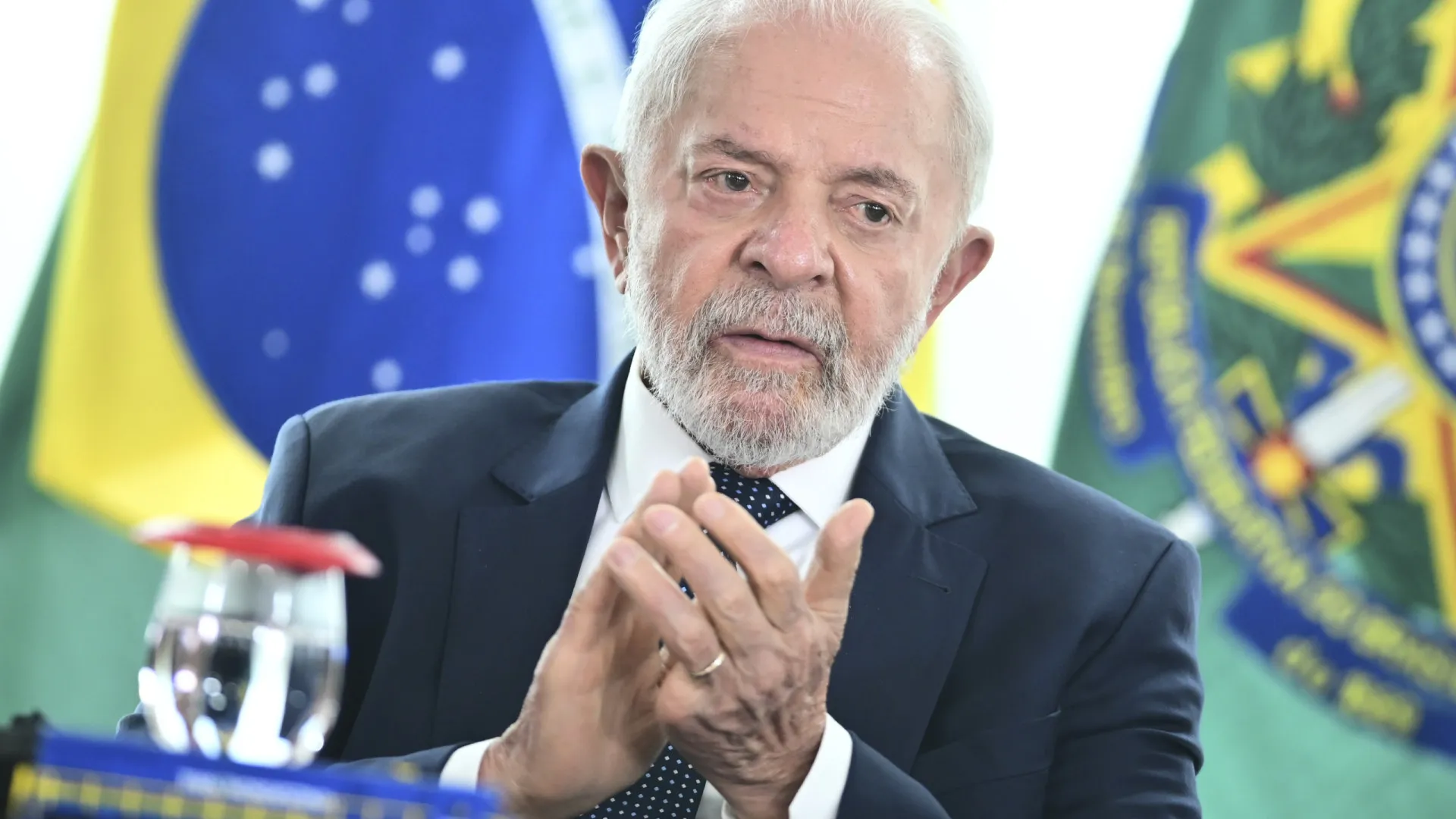 Lula diz que taxa é chantagem inaceitável de Trump e fala em políticos 'traidores da pátria'