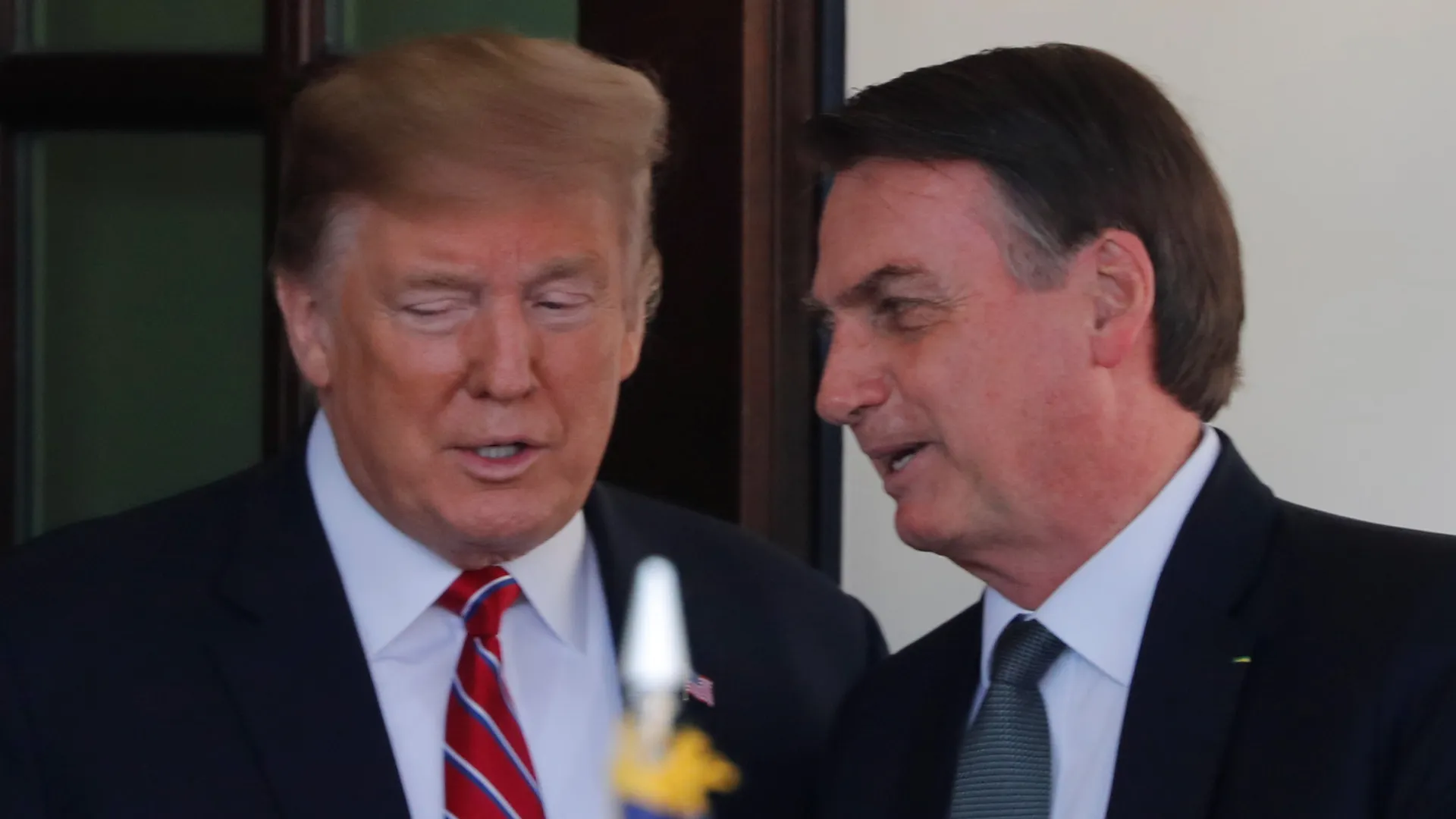 Trump envia carta a Bolsonaro e diz que vai 'acompanhar de perto' situação do Brasil