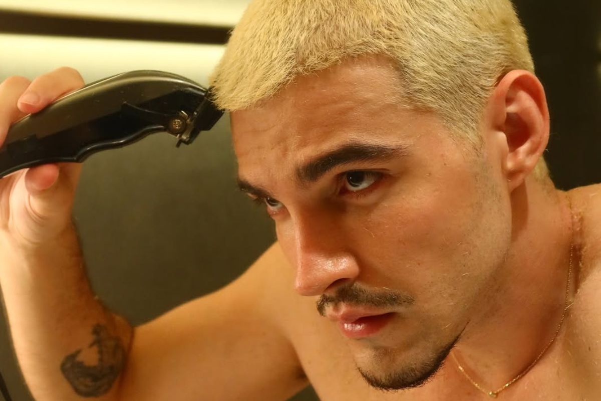 Veja antes e depois Jão após cantor reaparecer irreconhecível