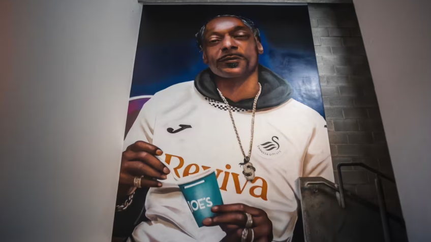 Rapper Snoop Dogg vira sócio de clube da 2ª divisão inglesa