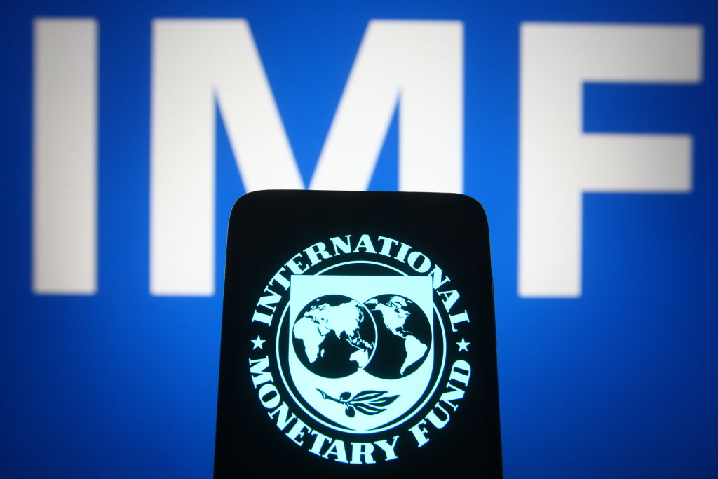 FMI prevê alta de 2,3% do PIB em 2025 e inflação na meta só em 2027