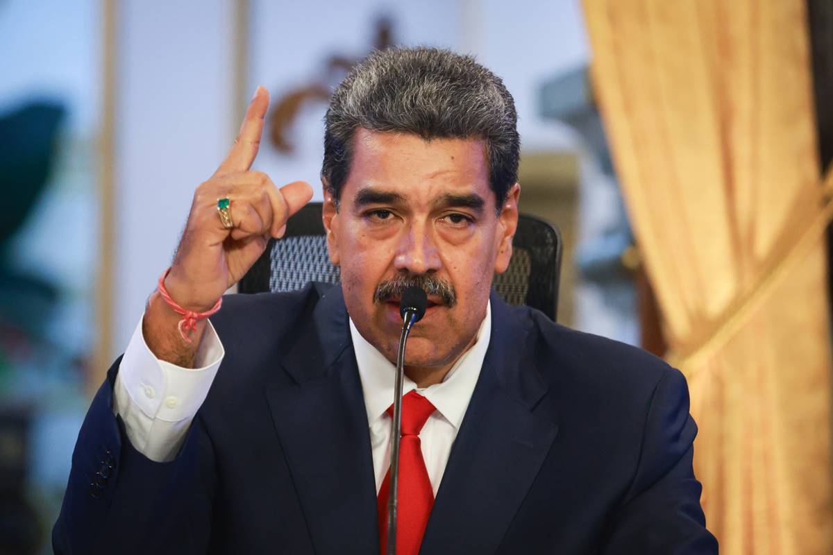 Regime Maduro abre investigação contra presidente de El Salvador