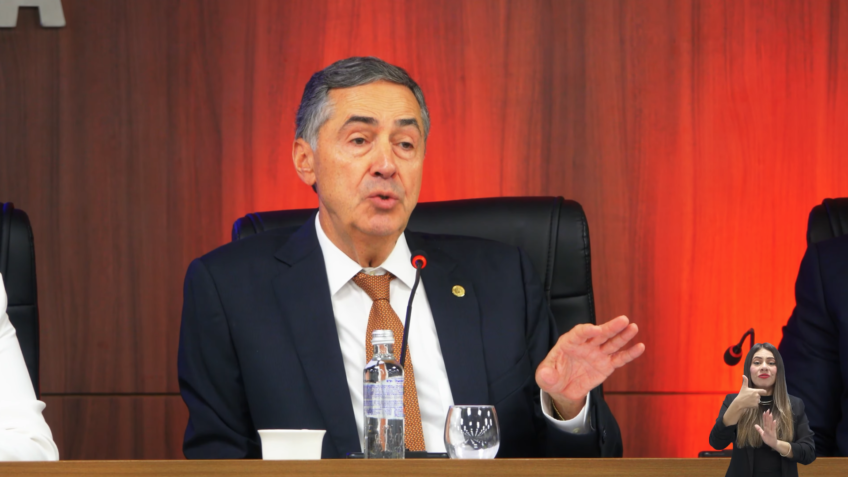 Barroso defende regulação das redes e alerta para “tribalização”