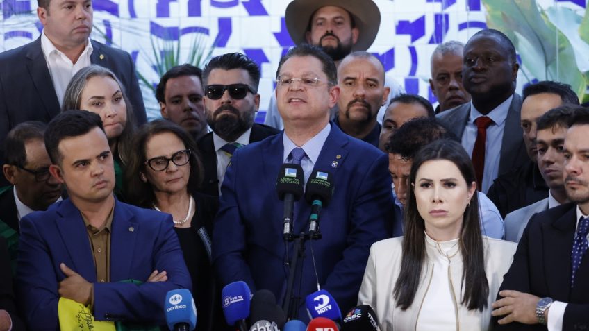 Oposição quer impeachment de Moraes e anistia no 2º semestre