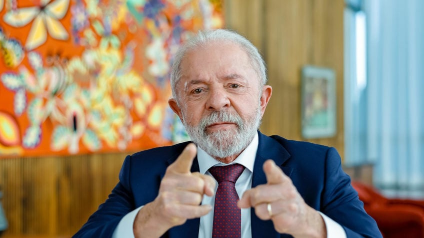 Queremos democracia, não importa que seja de direita, diz Lula