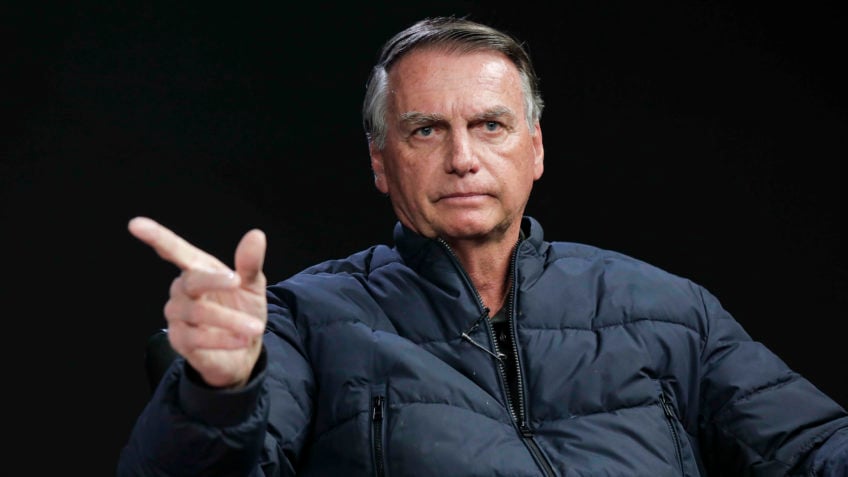 STF mantém por unanimidade tornozeleira e restrições a Bolsonaro