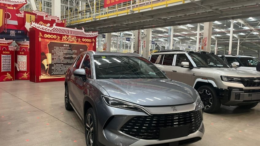 BYD adia produção em massa na fábrica da Hungria