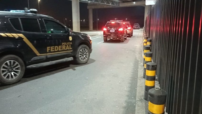 PF prende chefe de grupo que trocava malas em aeroporto de Guarulhos