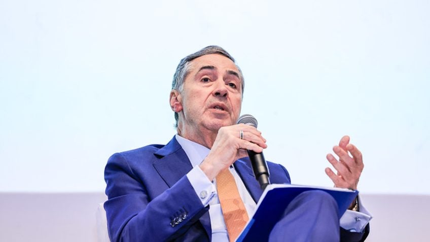 Bloquear 3 perfis é preço baixo por democracia, diz Barroso