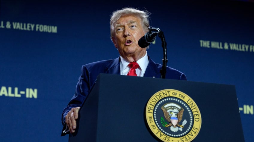 EUA avaliam base legal para tarifa de 50% ao Brasilde Trump