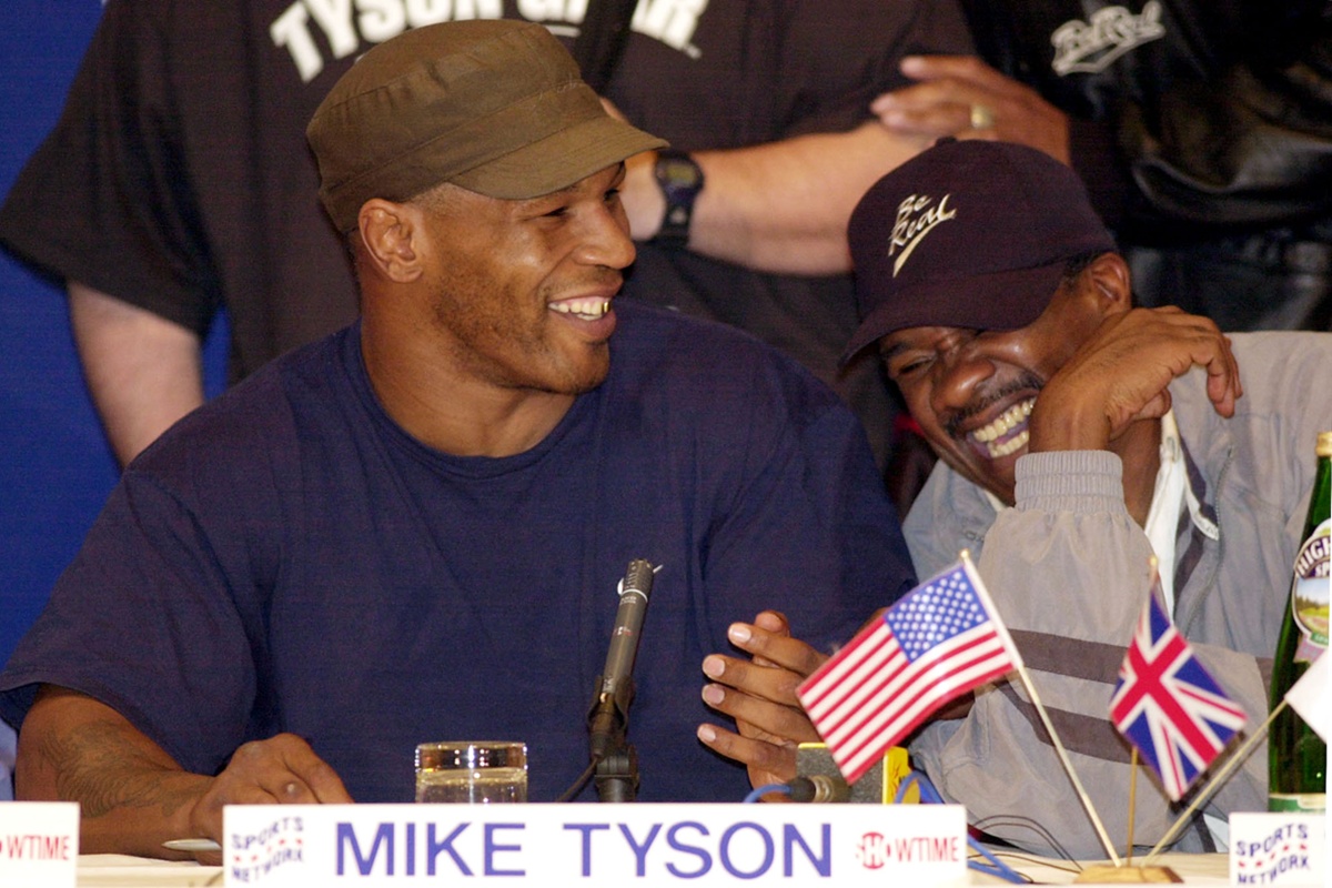 Ex-treinador de Mike Tyson e Evander Holyfield morre aos 71 anos