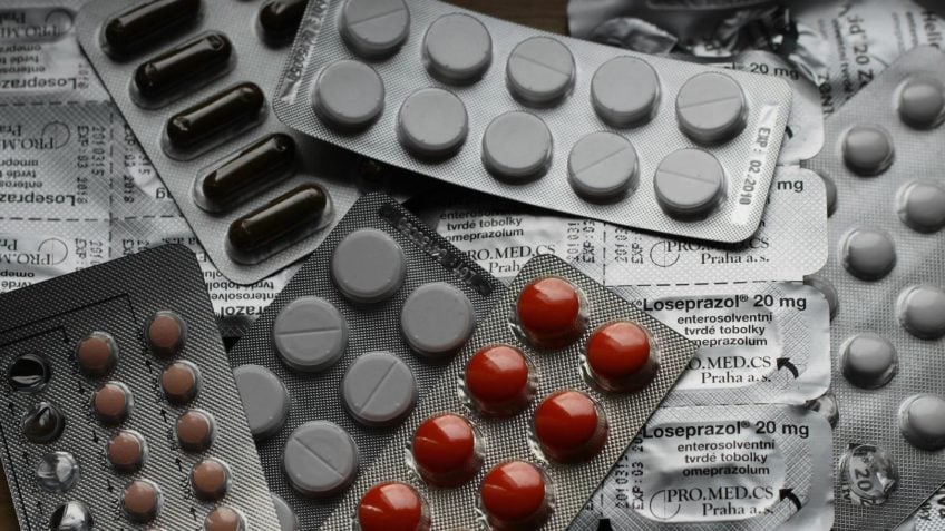 Possível reação do Brasil a tarifaço pode aumentar preços de remédios