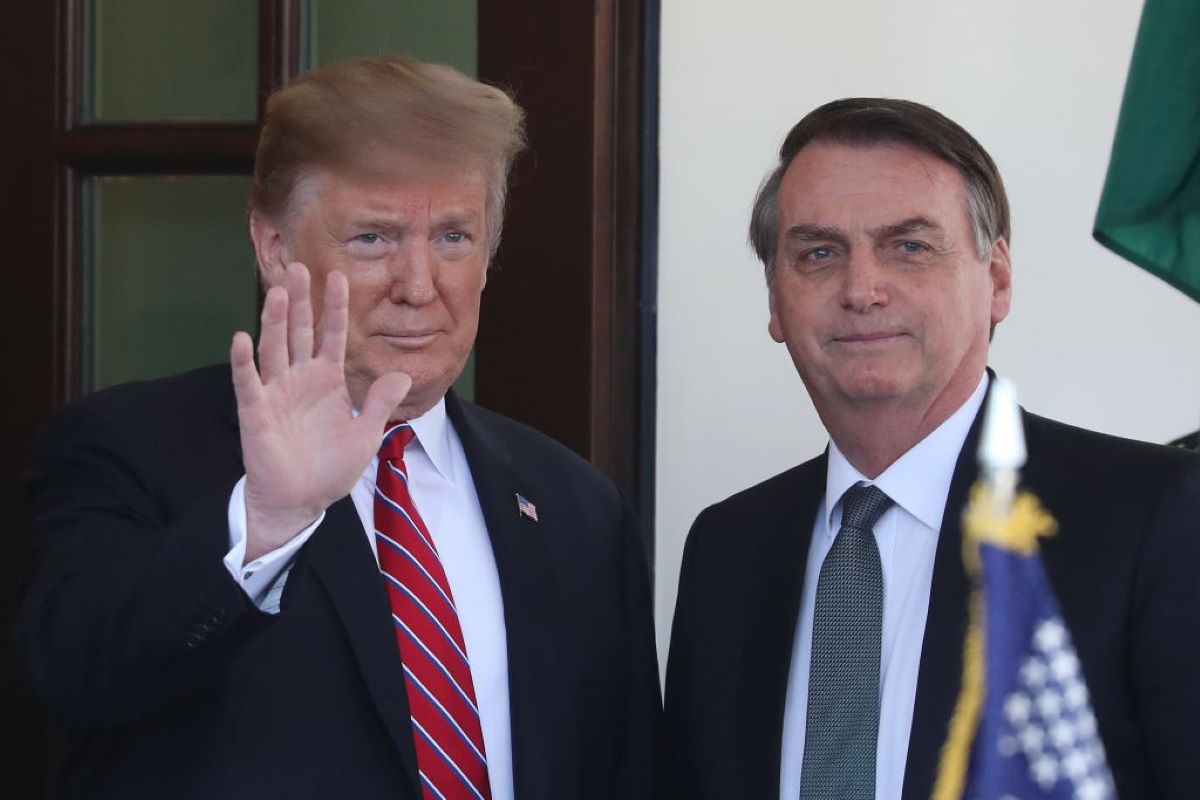Trump cita Bolsonaro em ordem executiva que definiu tarifaço ao Brasil