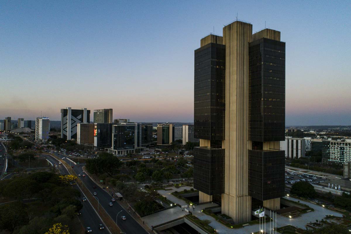 Copom mantém taxa Selic em 15% ao ano