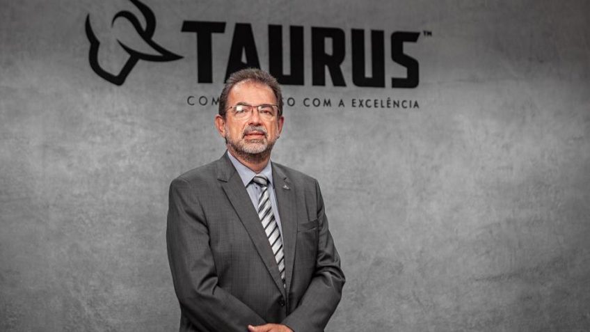 Empresas nacionais avaliam reduzir produção no Brasil após tarifas