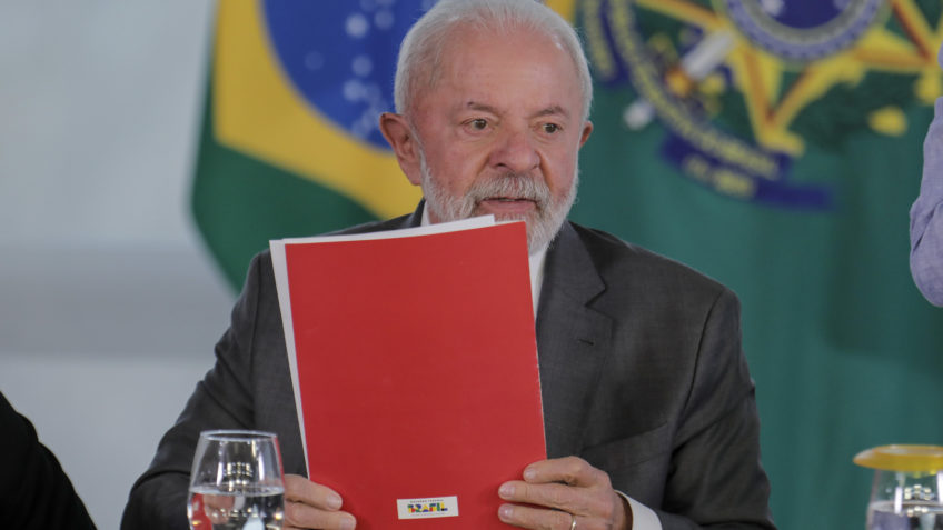 Lula sanciona lei que proíbe testes em animais para cosméticos