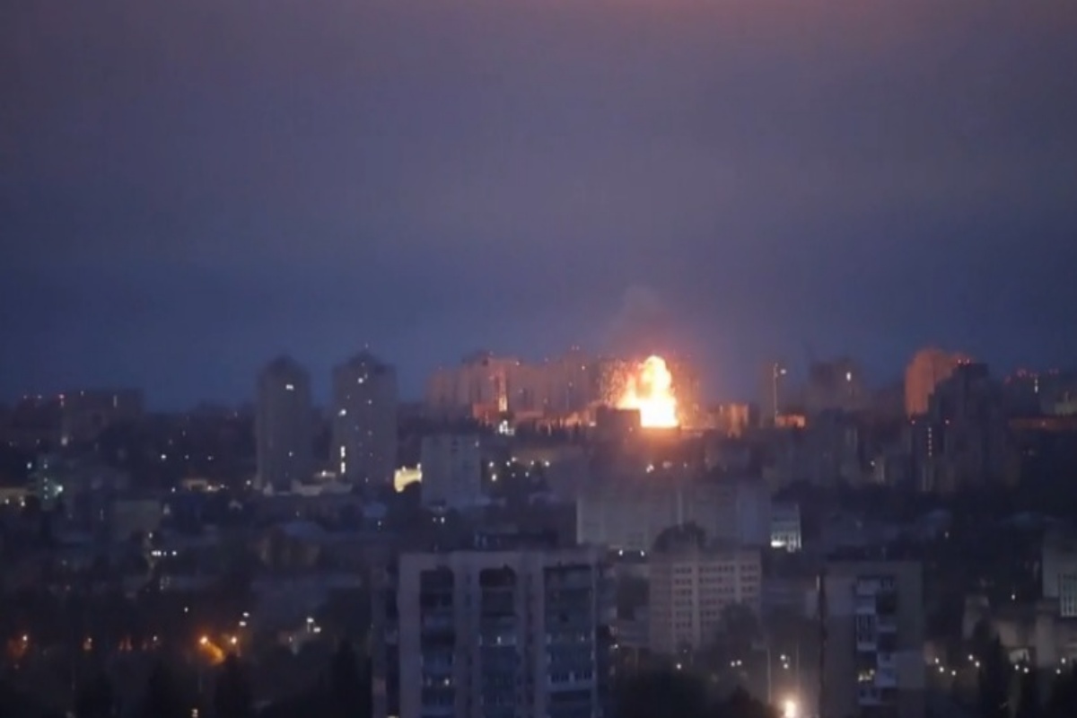 Ataque da Rússia na capital da Ucrânia deixa 2 mortos e 52 feridos