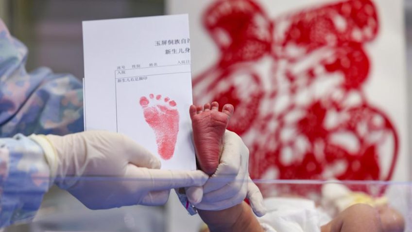 China destina US$ 12,5 bi para conter queda na taxa de natalidade