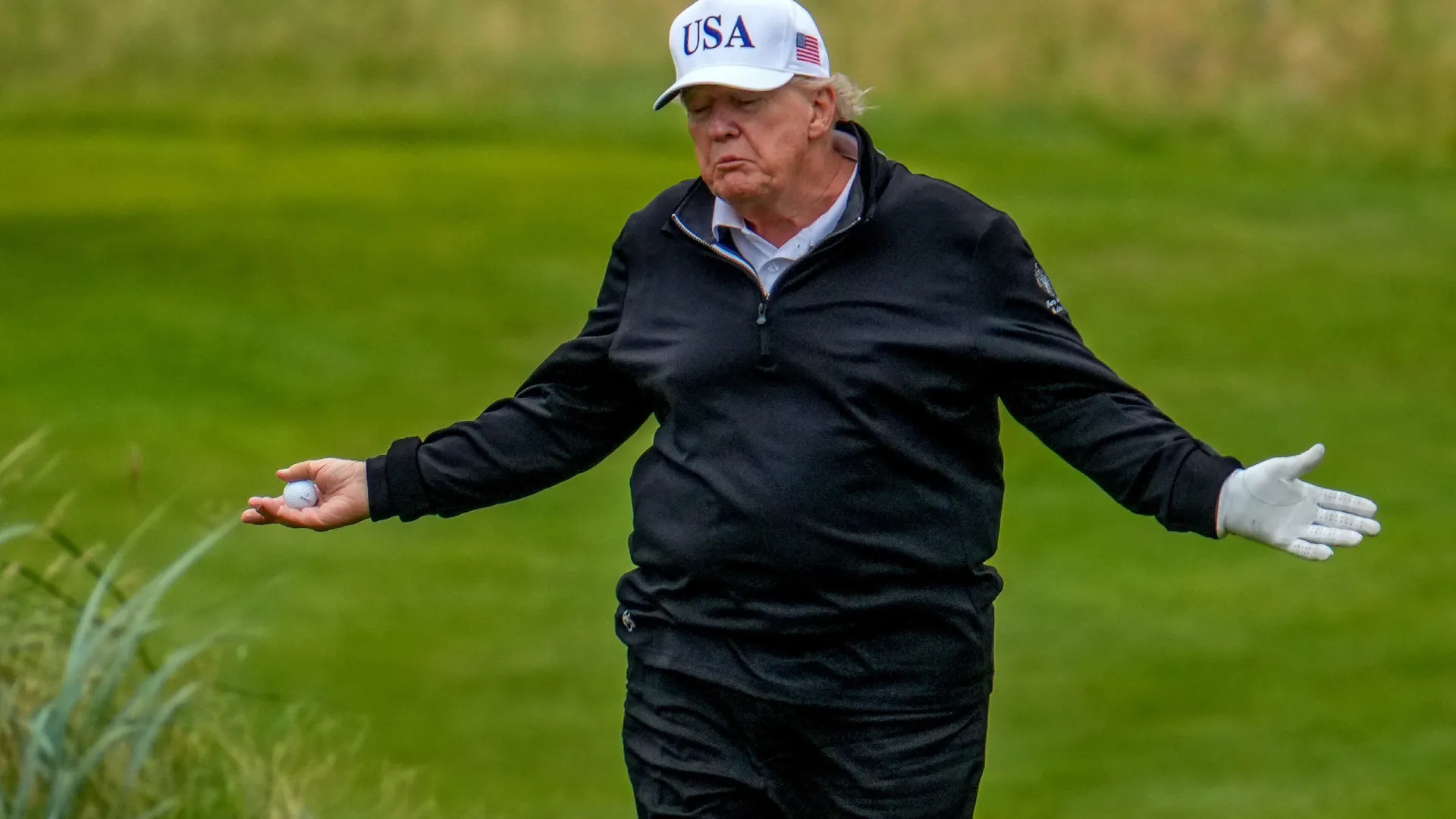 Democratas pressionam Trump por documentos sobre Epstein