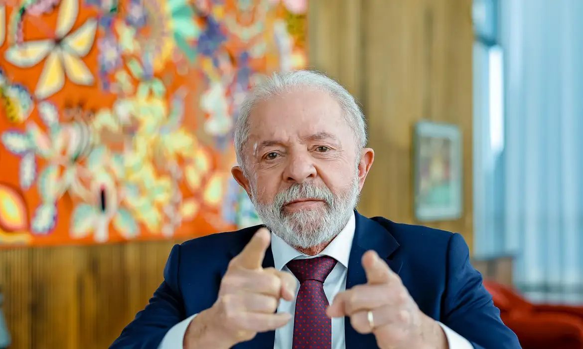 Após Trump anunciar taxação, Lula diz que Brasil é soberano e interferência dos EUA é inaceitável