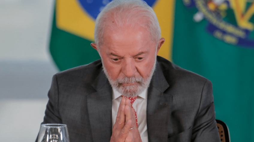 Sem soberania, o Brasil não existiria, diz Lula após tarifaço