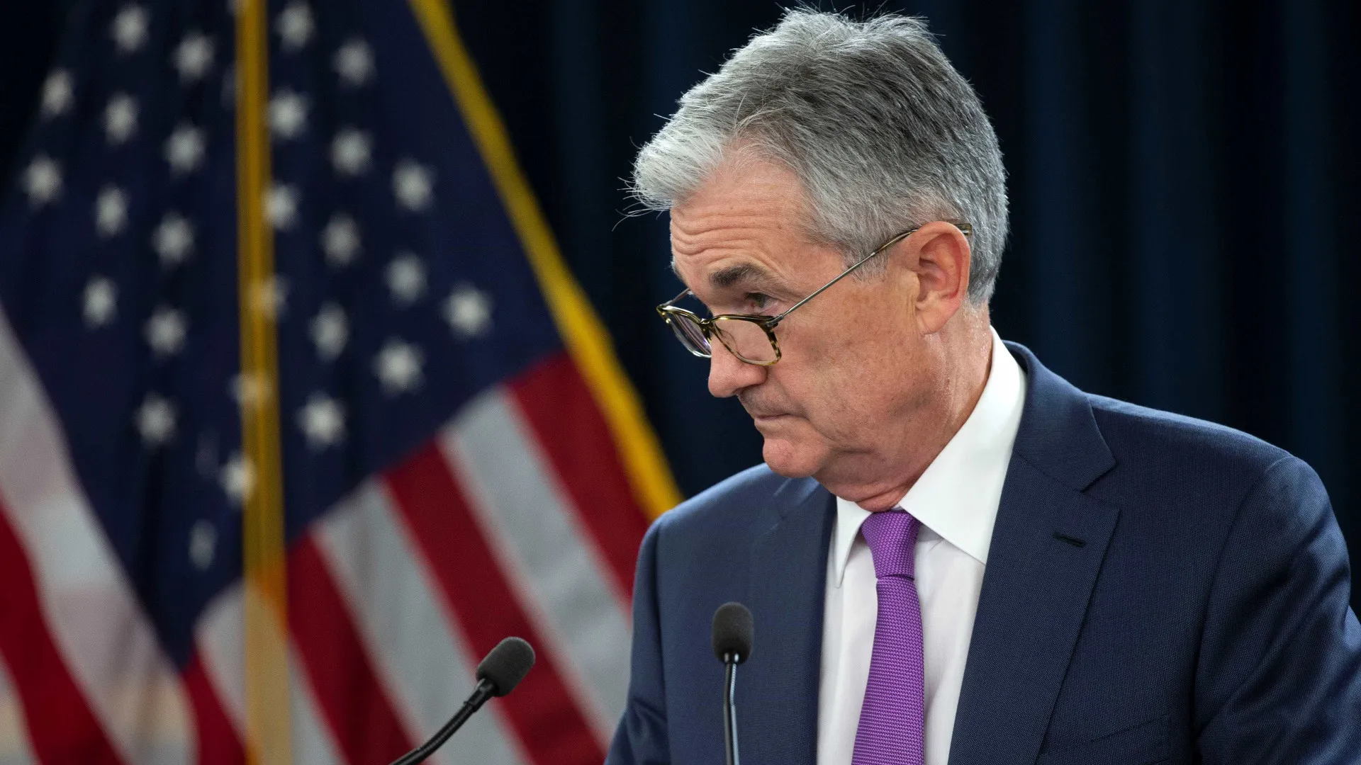 Trump ataca Powell e diz que presidente do Fed é 'muito estúpido e político' para o cargo