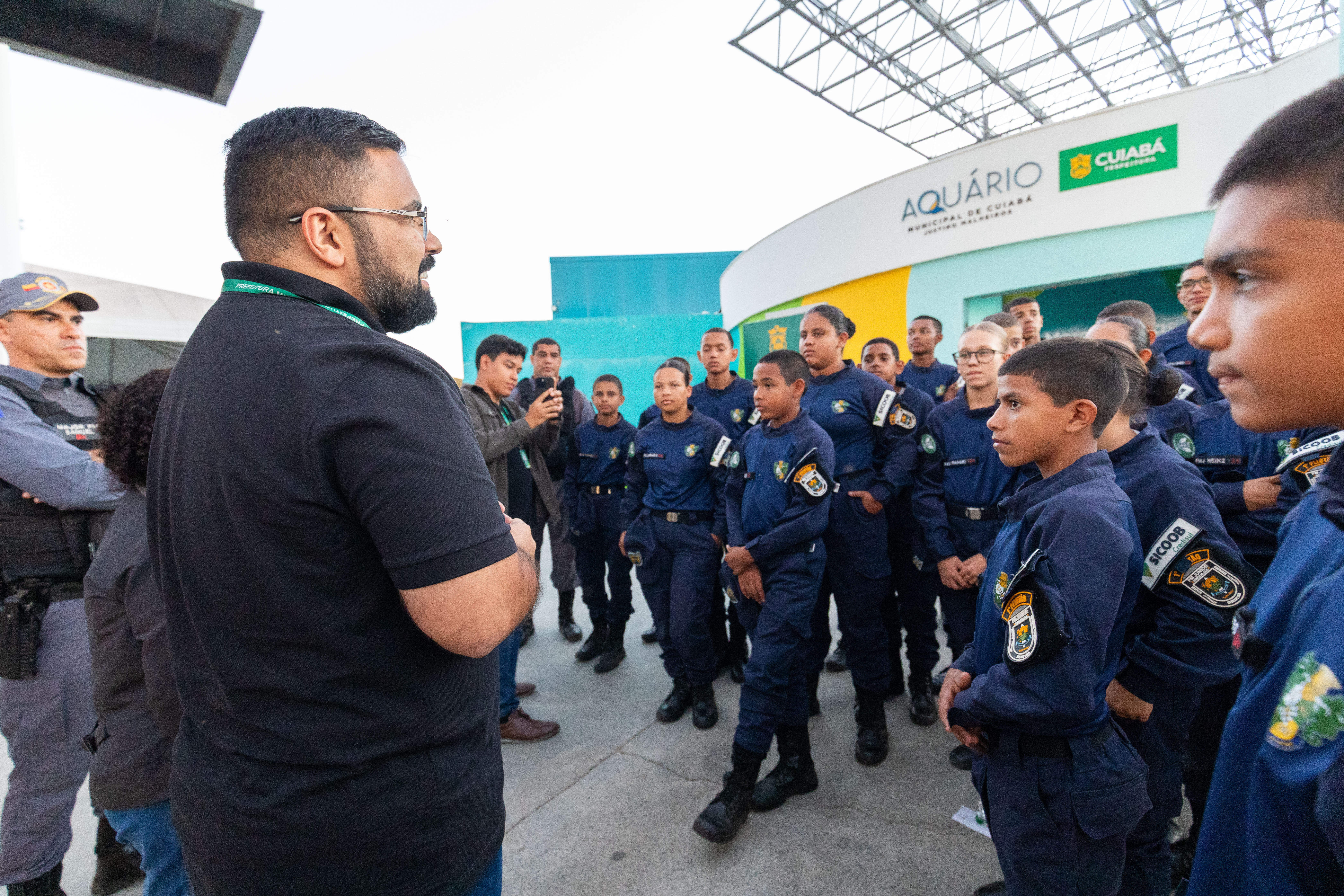 Policiais mirins de Campos de Júlio visitam Aquário Municipal de Cuiabá