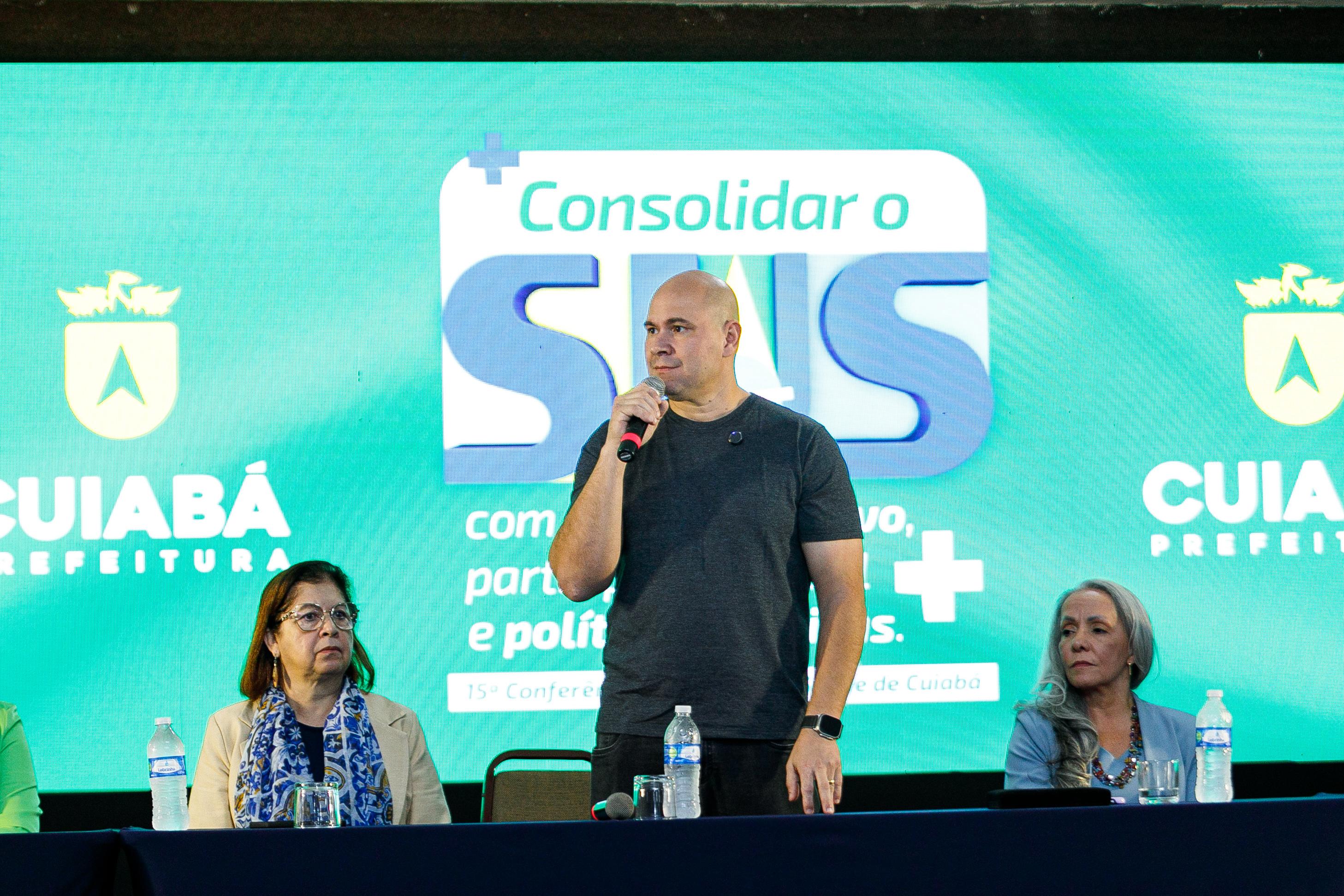 Conferência Municipal de Saúde debate políticas públicas e marca despedida da secretária Lúcia Helena