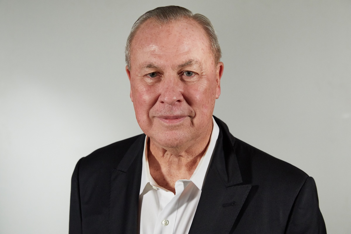Morre Bob Wilson, diretor de teatro e ópera, aos 83 anos