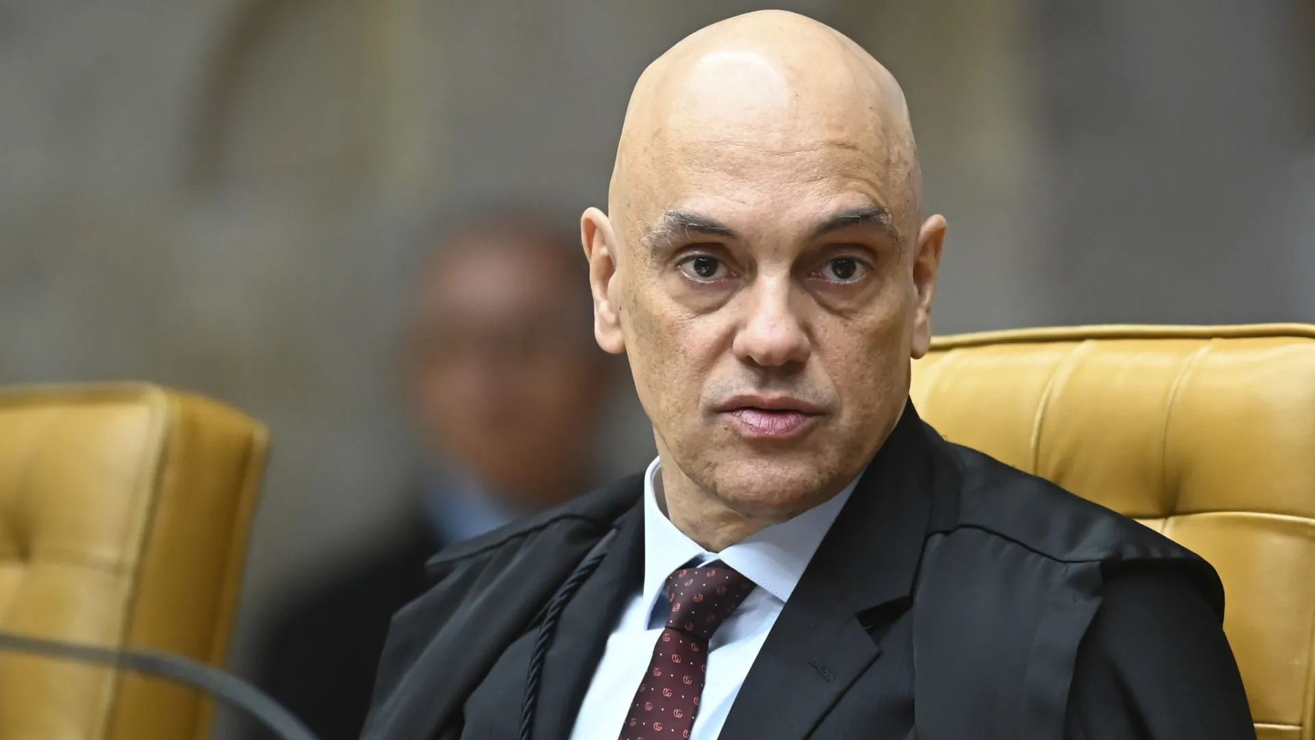 Moraes manda AGU acompanhar processo de extradição de Zambelli