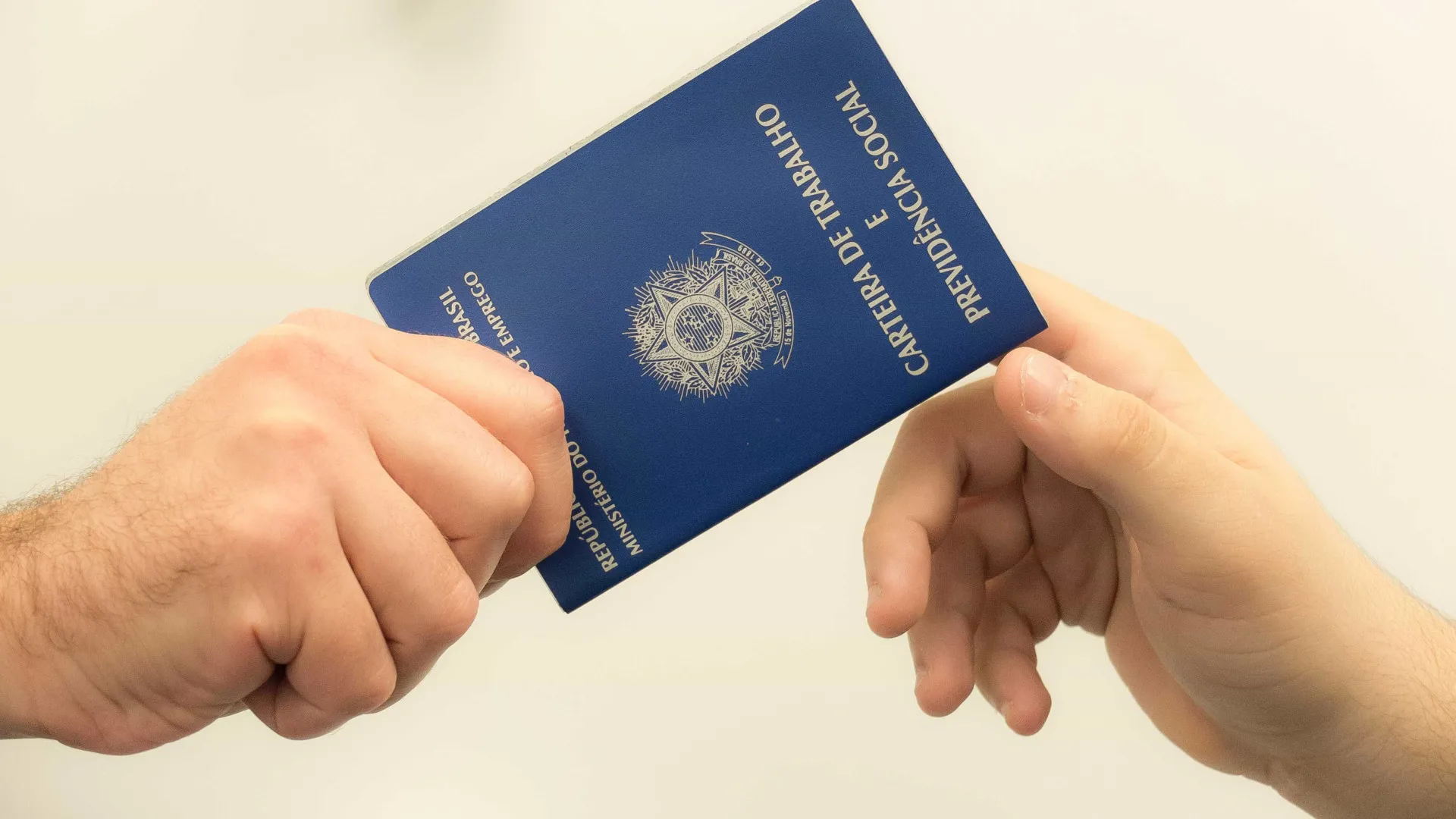 Desemprego fica abaixo de 6% pela 1ª vez no Brasil