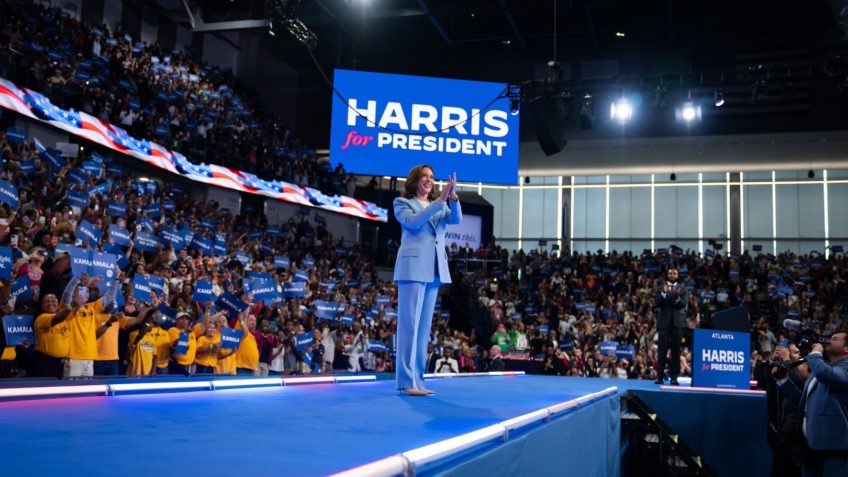 Kamala Harris desiste de disputar governo da Califórnia