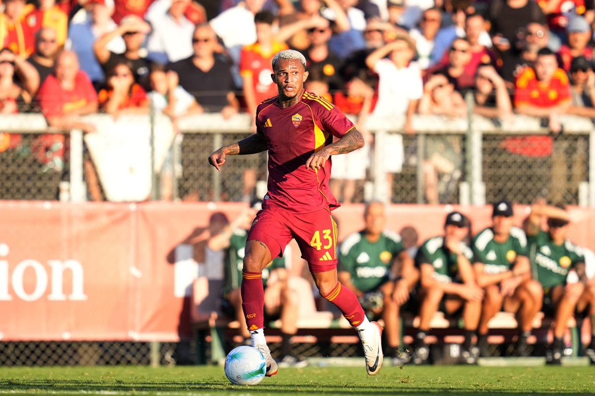 Ex-Flamengo, Wesley estreia pela Roma e arranca elogios da imprensa