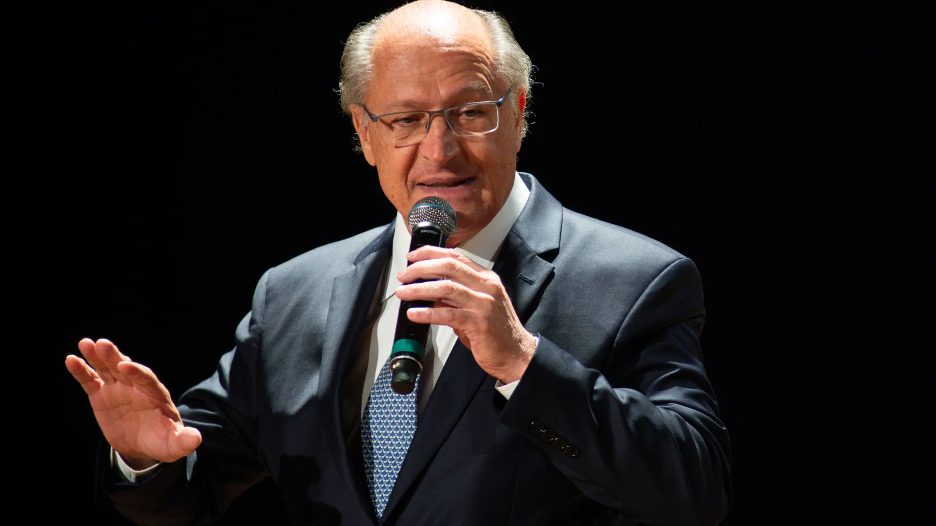 Negociação fica mais forte agora, e assunto não está encerrado, diz Alckmin sobre tarifaço