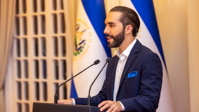 El Salvador aprova projeto que permite "reeleição sem fim"