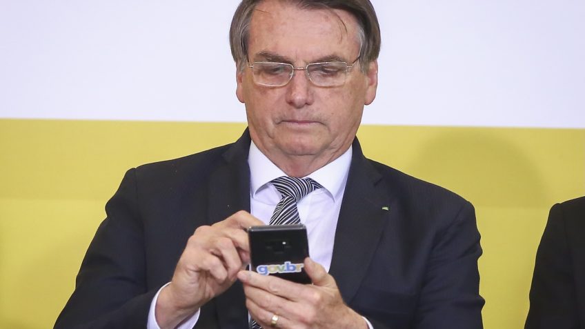 32% dos lulistas são contra Moraes proibir Bolsonaro de usar redes