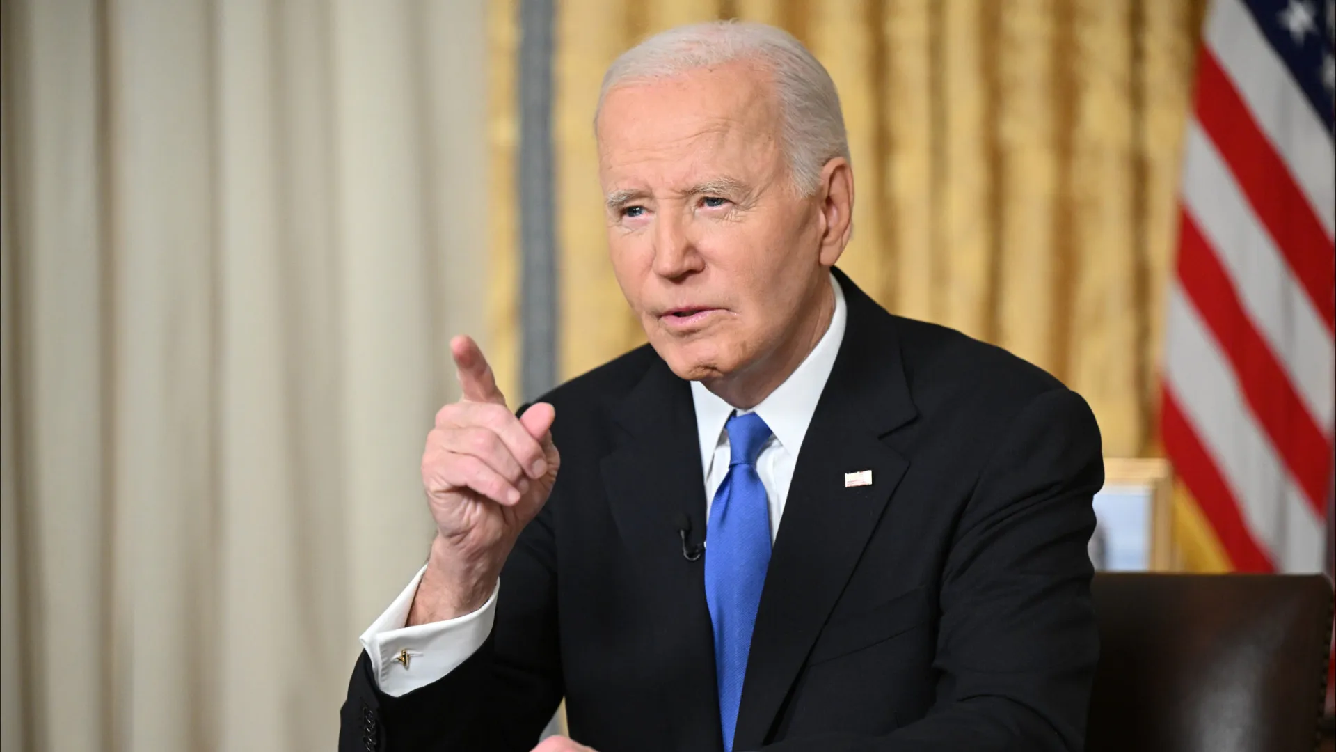 Há uma "luta existencial" nos EUA, diz o ex-presidente Joe Biden