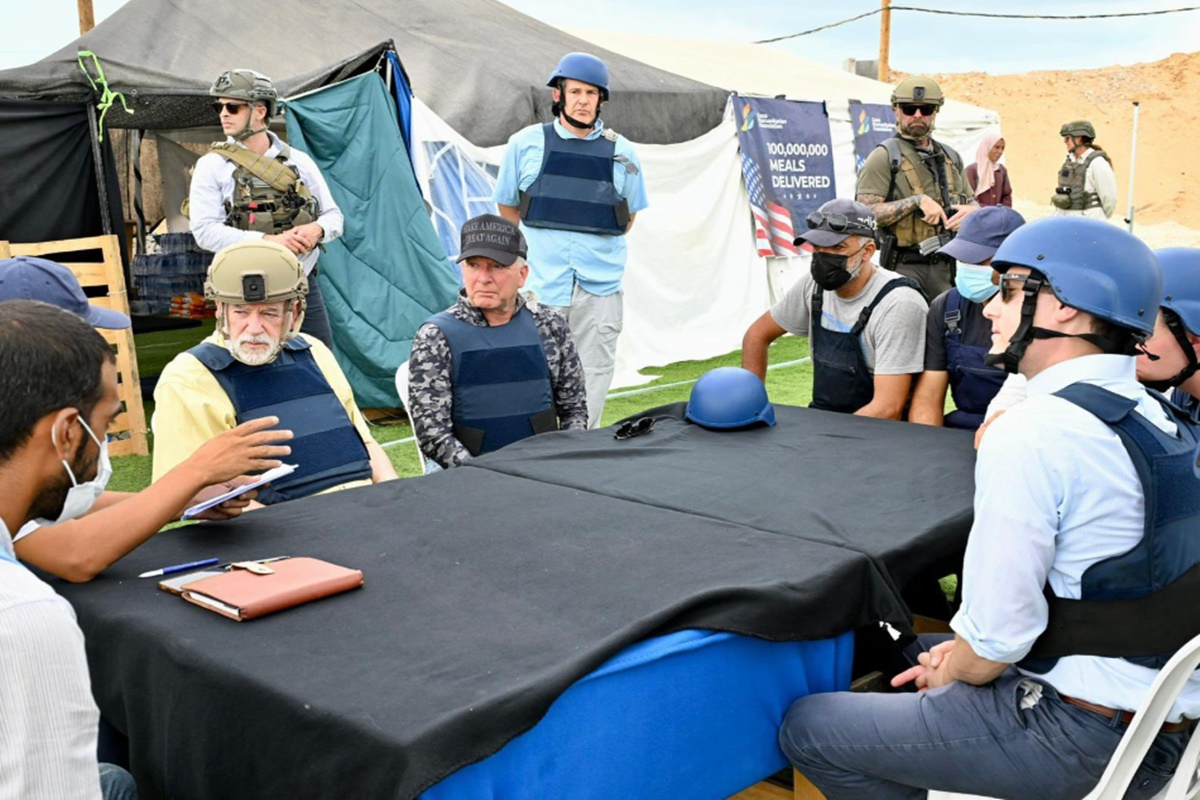 Gaza: enviado de Trump visita centro de ajuda após mortes por fome