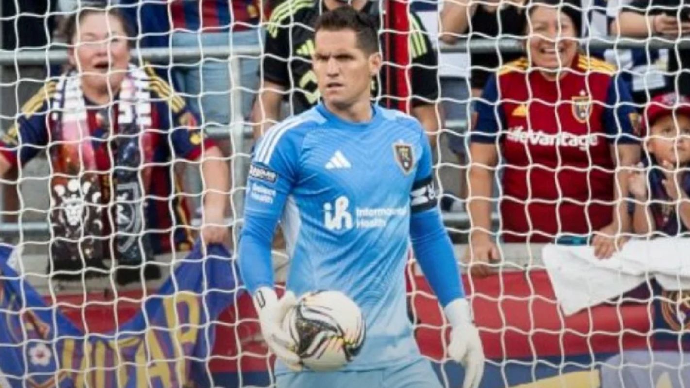 Ex-goleiro do Cruzeiro faz defesas milagrosas para time da MLS