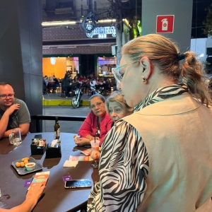 Vereadora Paula Calil visita estabelecimentos comerciais da capital com ação de combate à violência contra a mulher