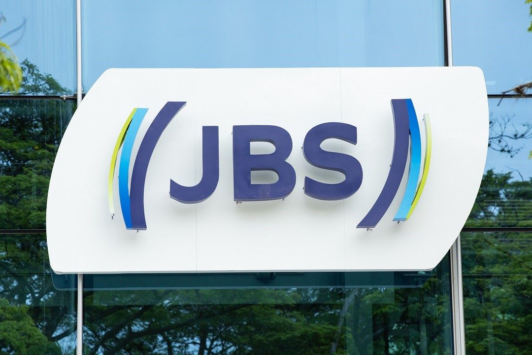 JBS fecha parceria com governo para contratar beneficiários do Bolsa Família