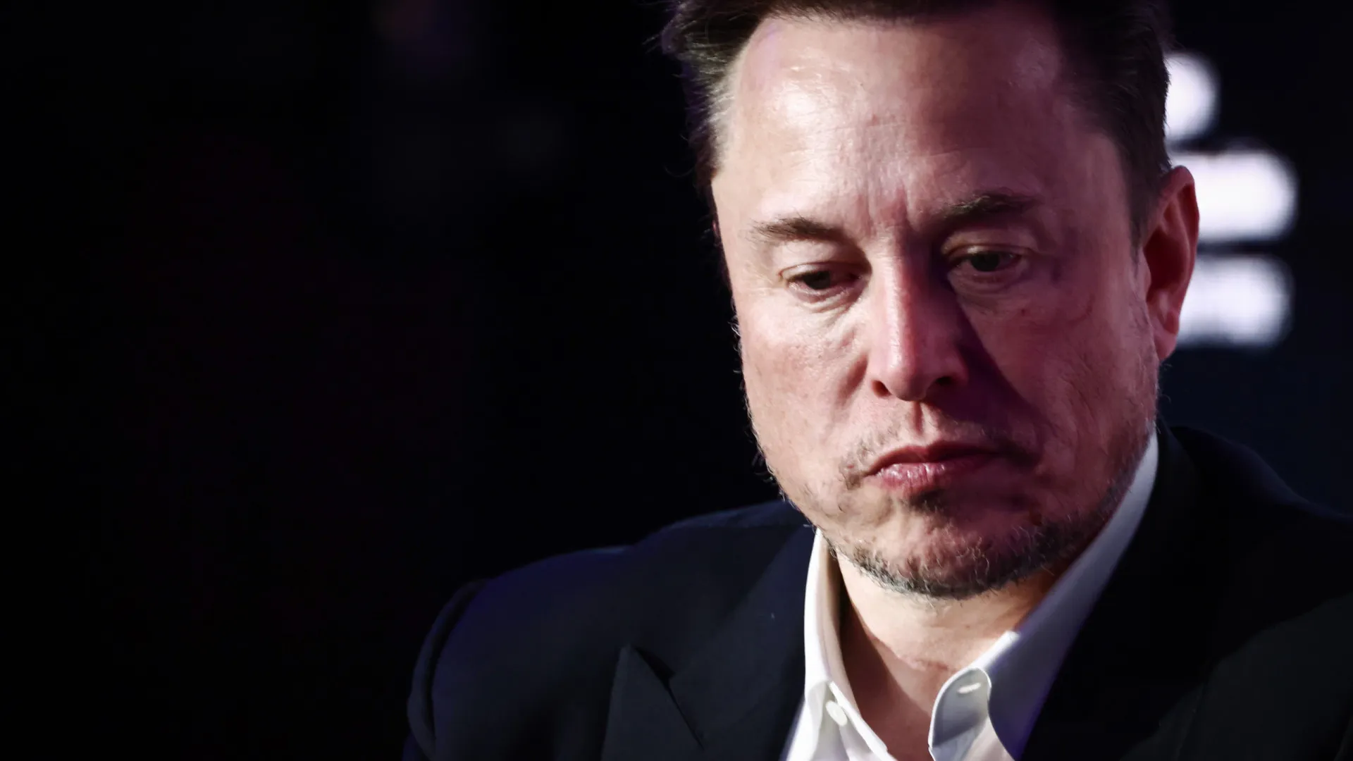 Musk doa mais de R$ 83 milhões a republicanos em meio a disputa com Trump