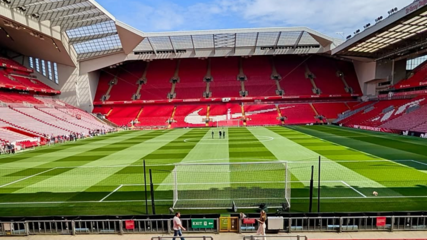Liverpool inicia consulta sobre transformação do entorno do estádio